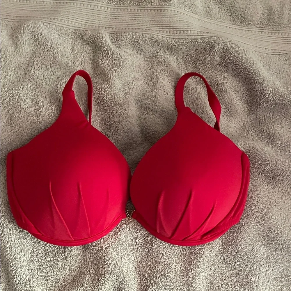 Vibrant Red Bikini top - Picture 1 of 3